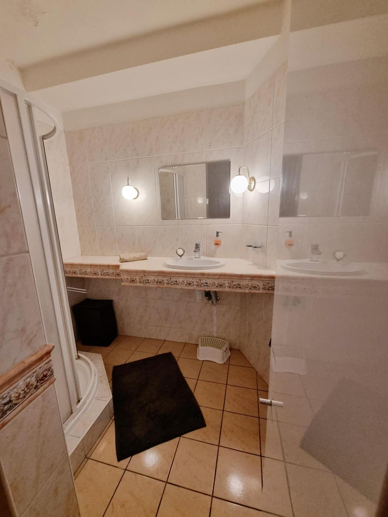 Big 4 Room Huge Apartment Bratislava Dış mekan fotoğraf
